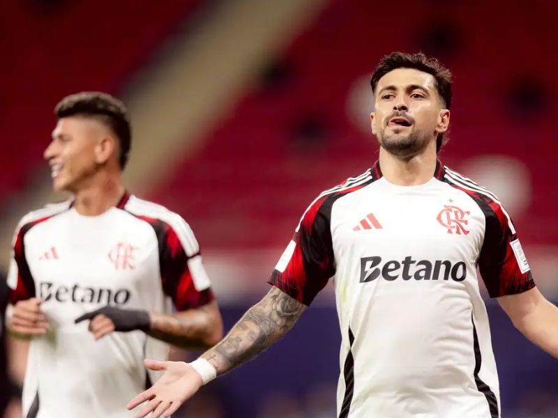 Flamengo enfrenta PSG em busca do título da Copa Intercontinental nesta quarta-feira