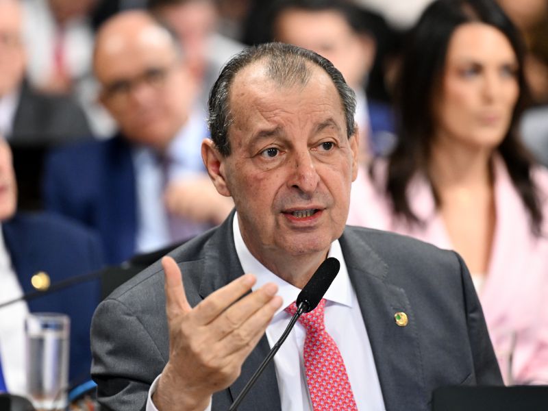 Omar Aziz afirma que candidatura ao Governo do AM segue, com ou sem apoio de David Almeida