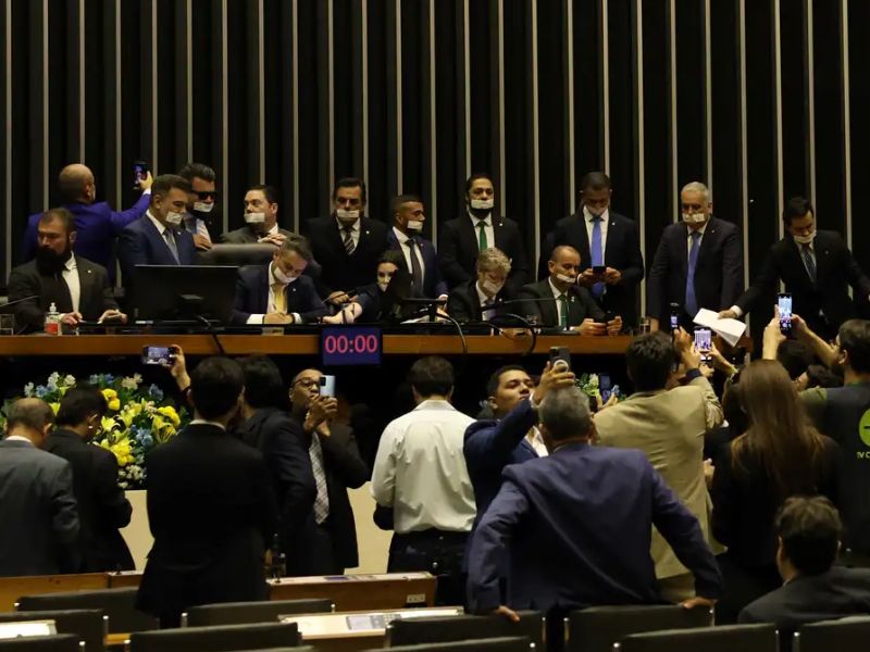 PF faz busca e apreensão na Câmara dos Deputados