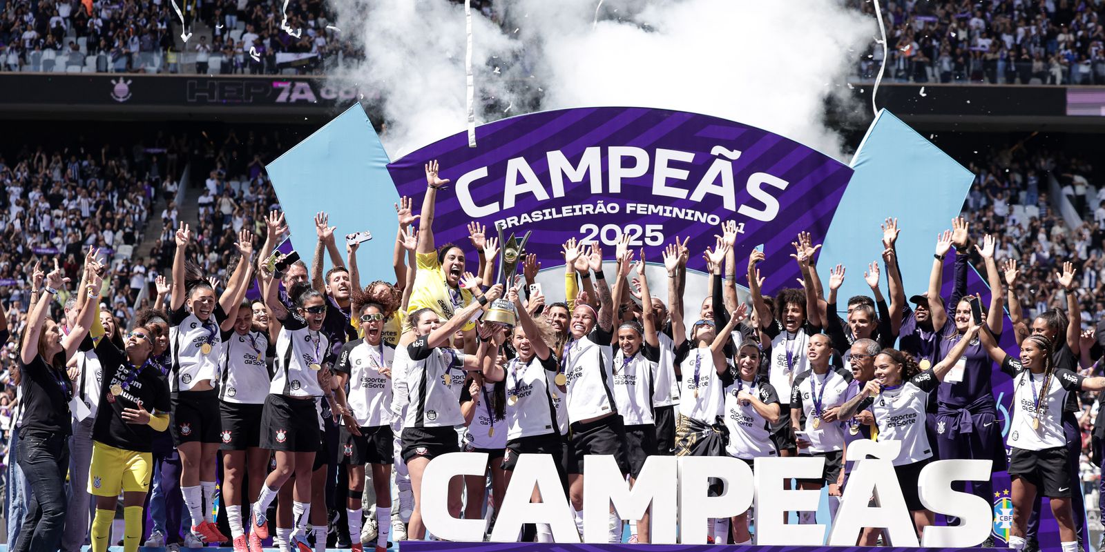 Retrospectiva: Corinthians segue imponente no futebol feminino em 2025