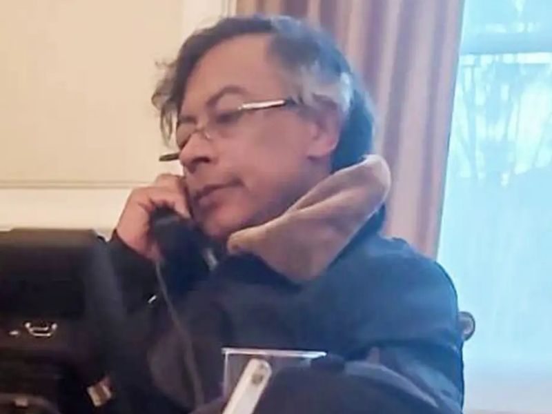 Após ameaças e acusações, Trump conversa com presidente colombiano